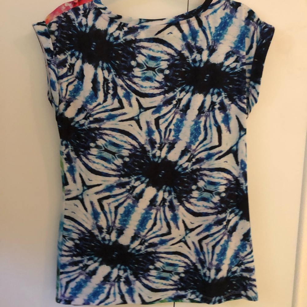 Floral top - Picture 2 of 2